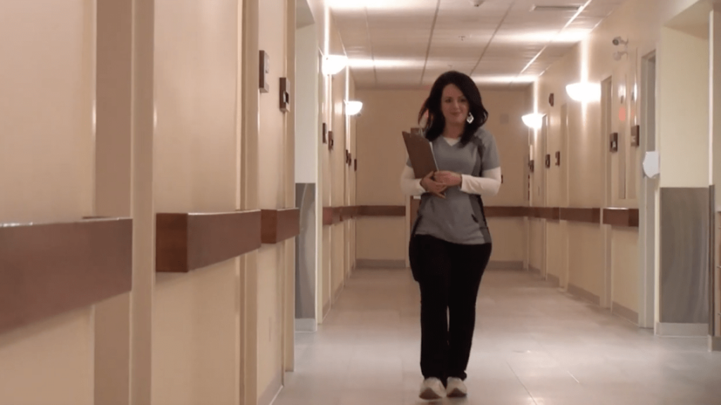 Vidéo d'une ancienne étudiante en soins infirmiers